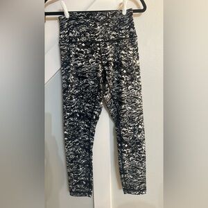 Lululemon Wunder Under Hi-Rise  7/8 Tight, Size 8